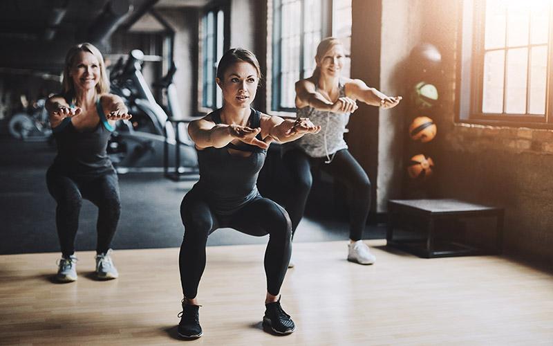 HIIT: Hochintensives Intervalltraining, das zwischen Be- und Entlastungsphasen wechselt